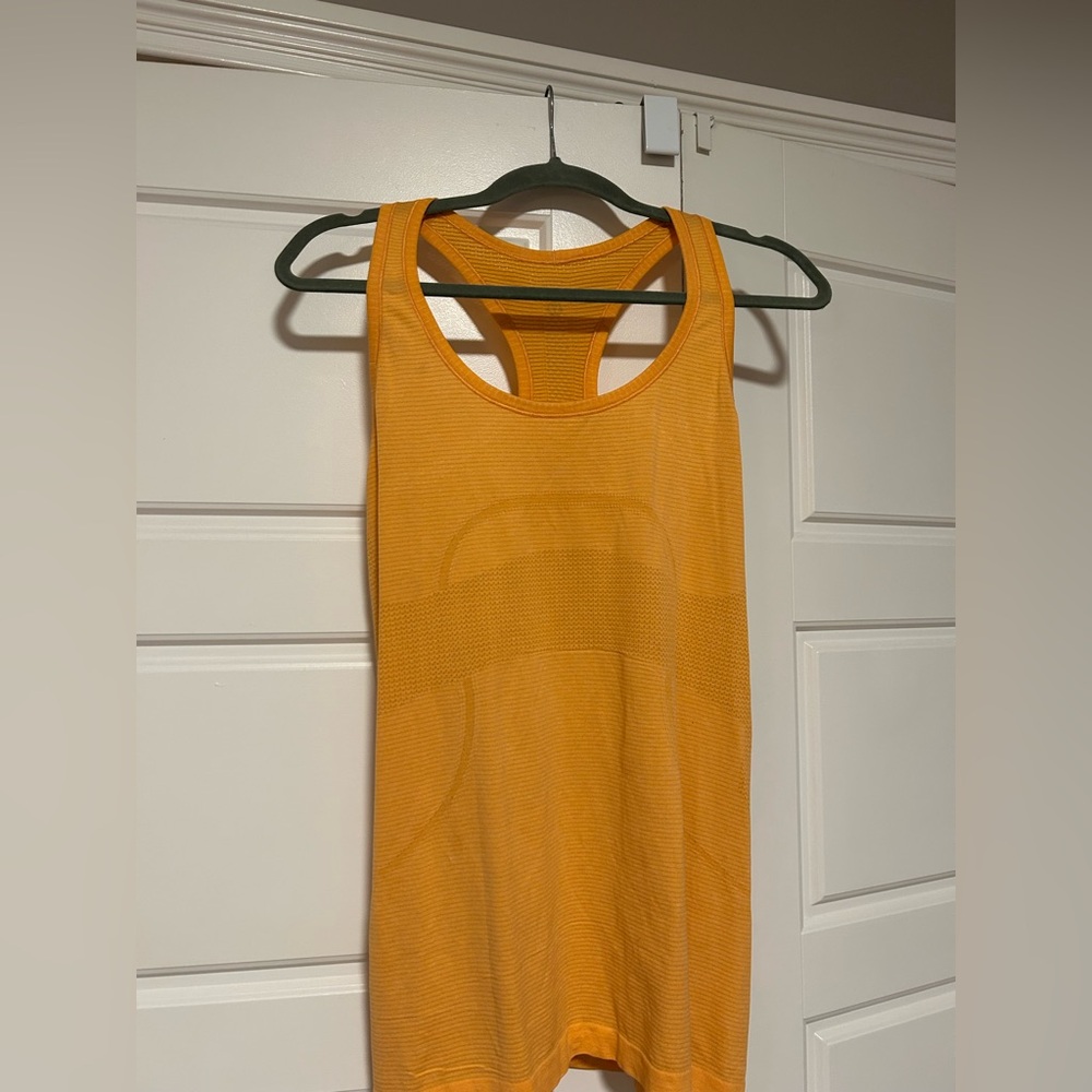 Orange lululemon tanktop